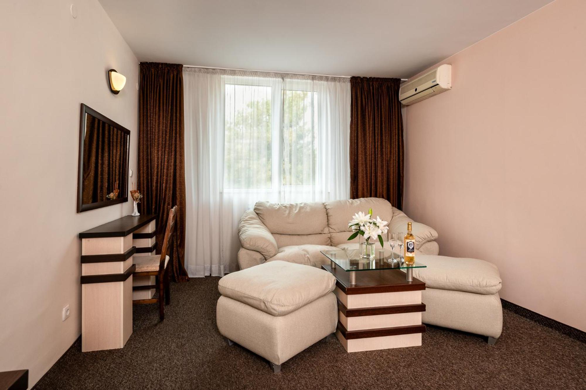 Spa Hotel Holiday Velingrad Exterior foto