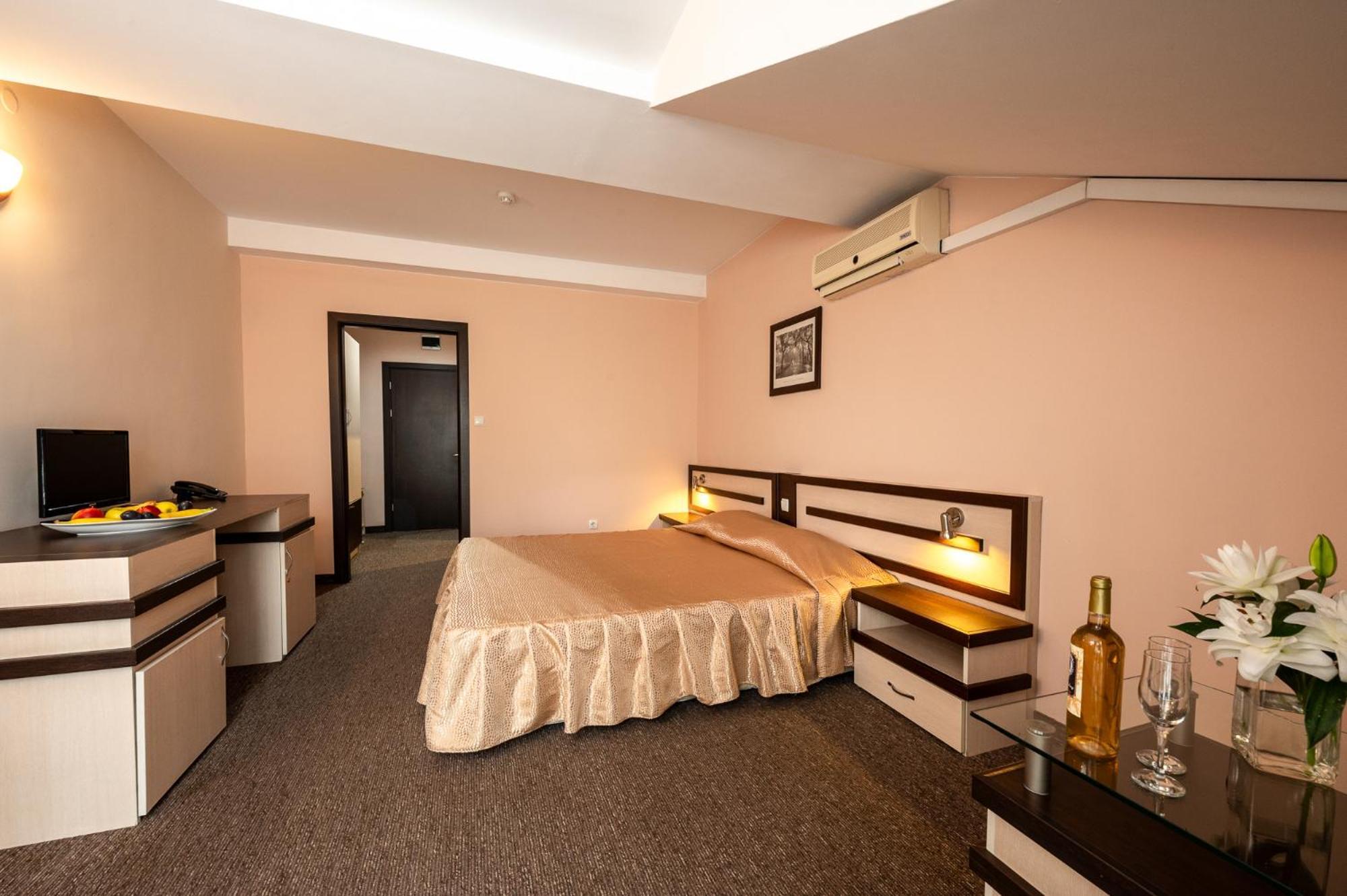 Spa Hotel Holiday Velingrad Exterior foto