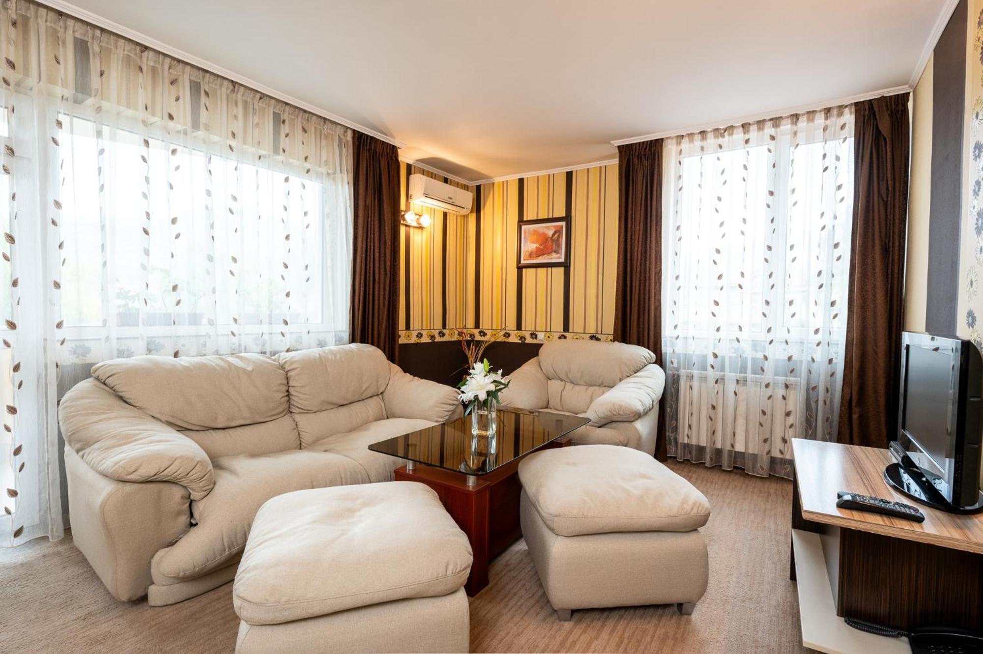 Spa Hotel Holiday Velingrad Exterior foto